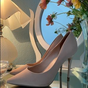 Makers size 9 never worn shoes